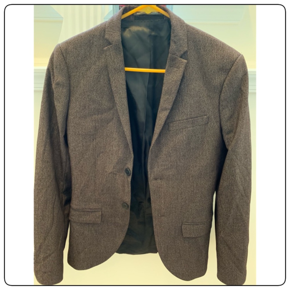 H & M men’s blazer. 🔥